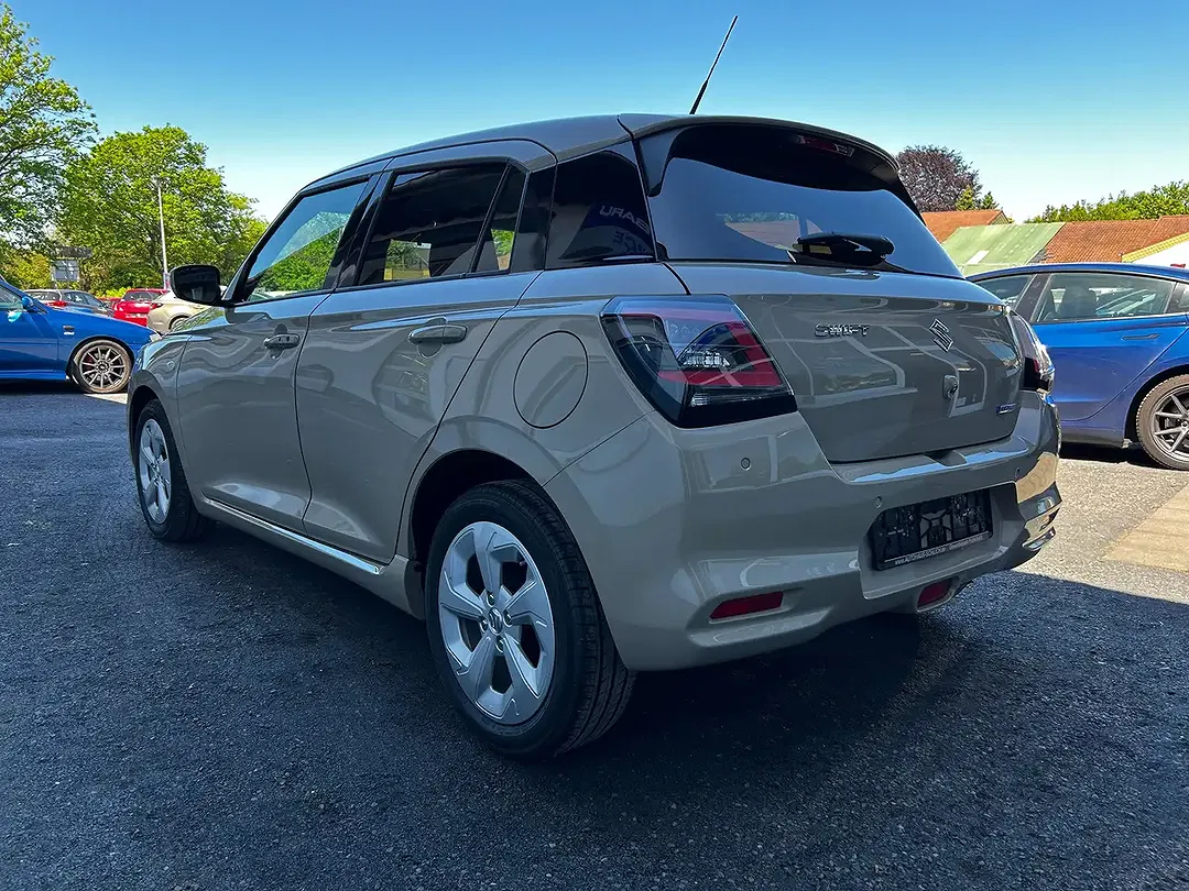 Suzuki Swift - Thumbnail 7