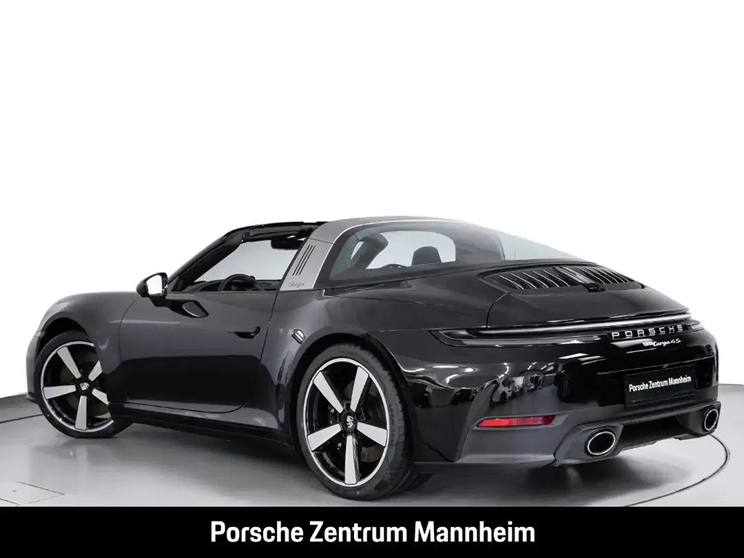 Porsche 992 - Thumbnail 3