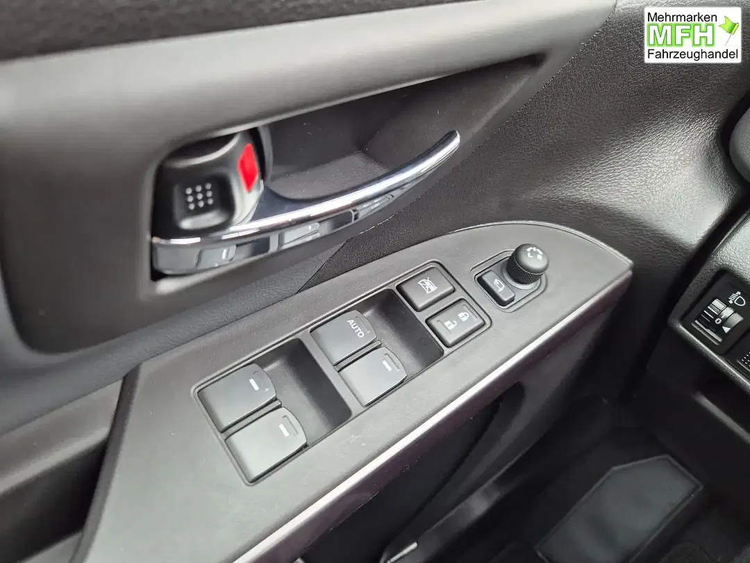 Suzuki S-Cross - Thumbnail 13
