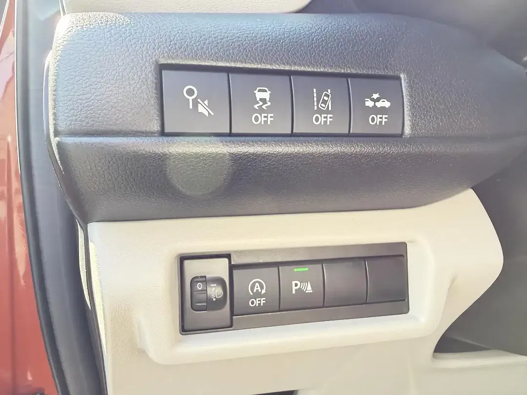 Suzuki Swift - Thumbnail 14