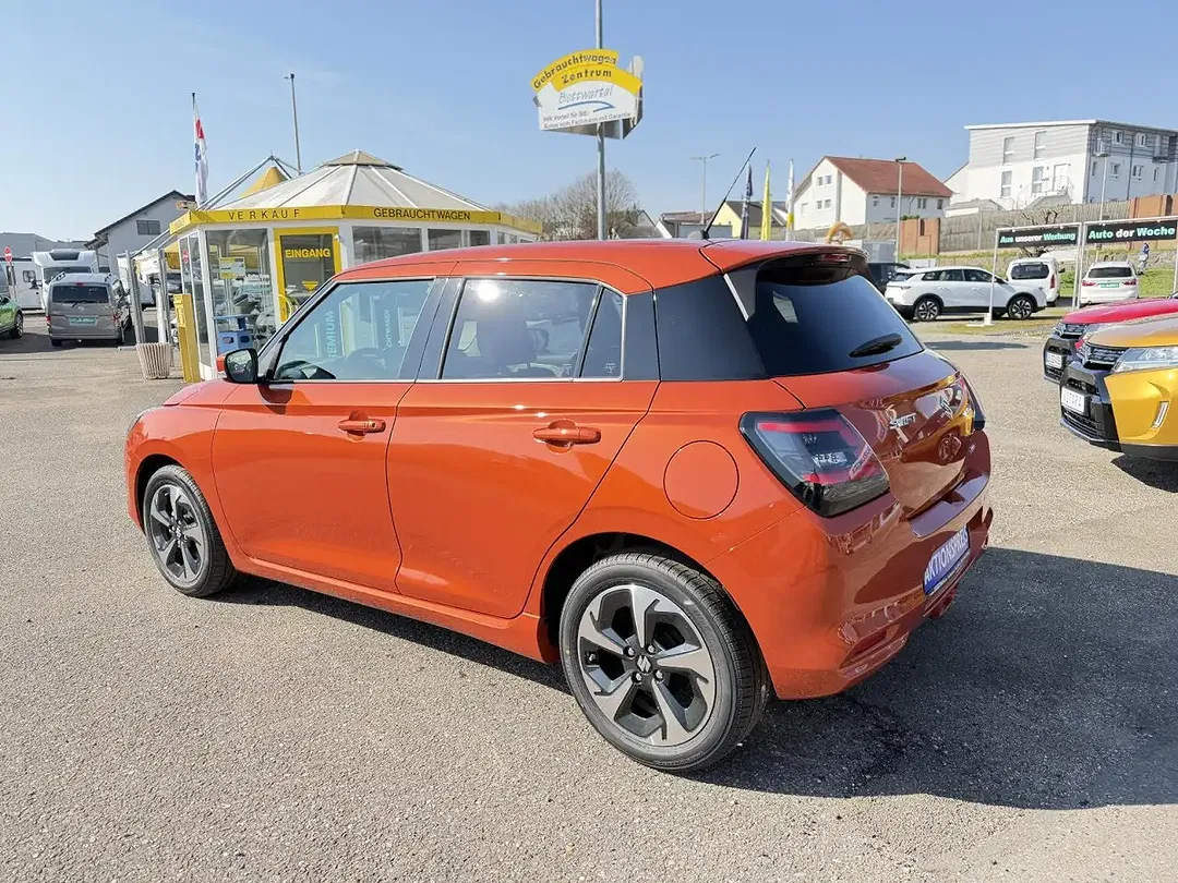 Suzuki Swift - Thumbnail 3