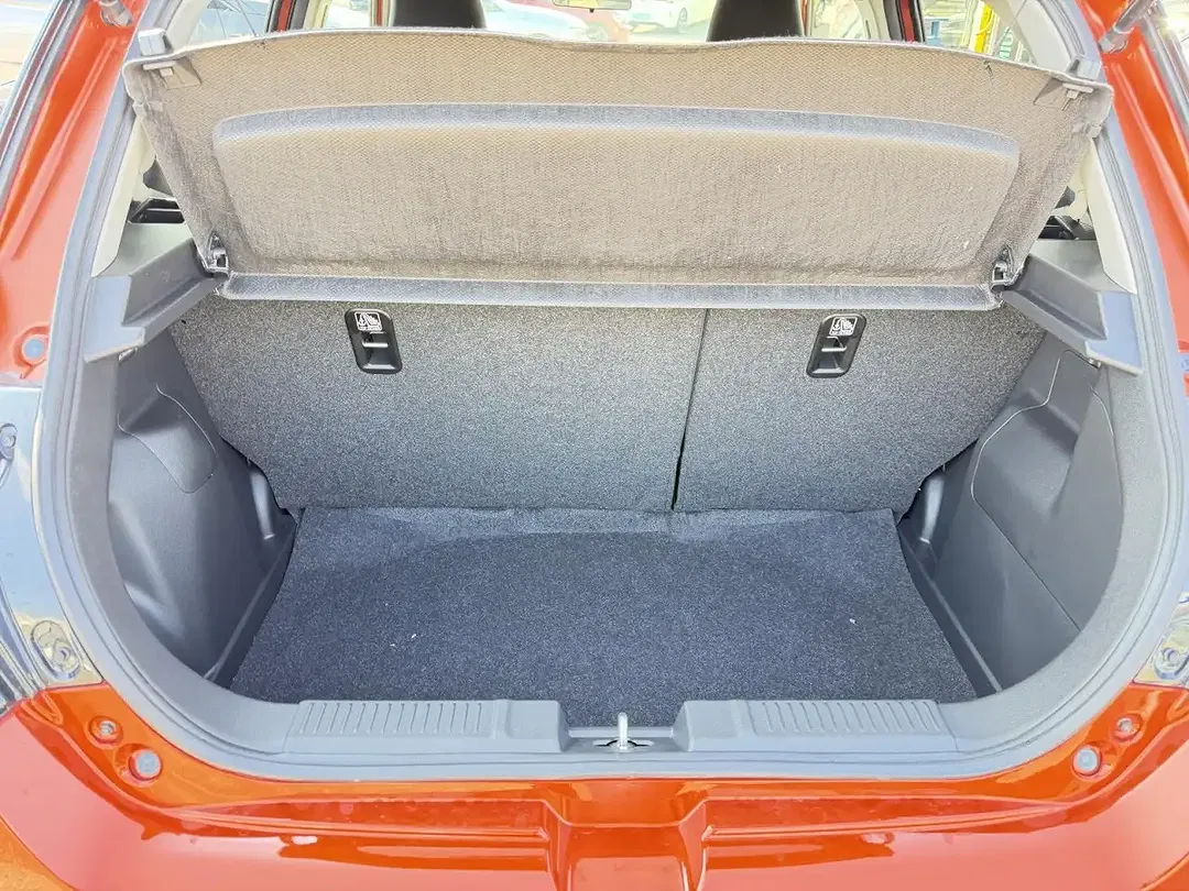 Suzuki Swift - Thumbnail 6