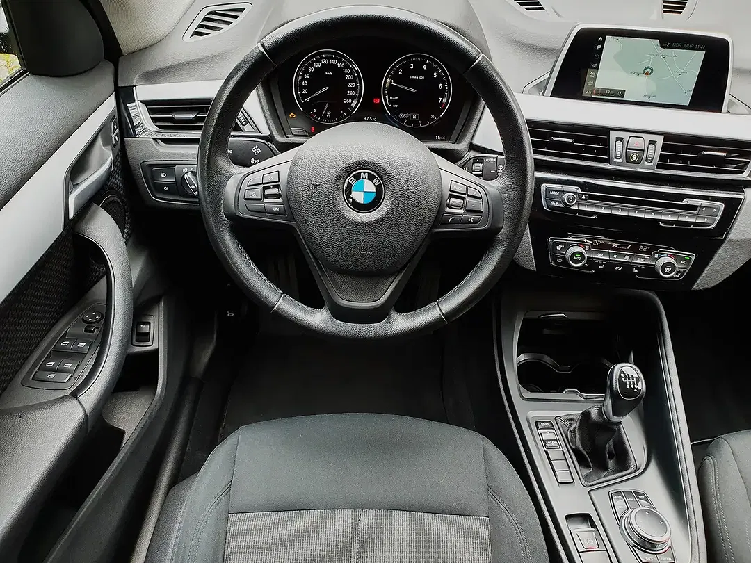BMW X1 - Thumbnail 3