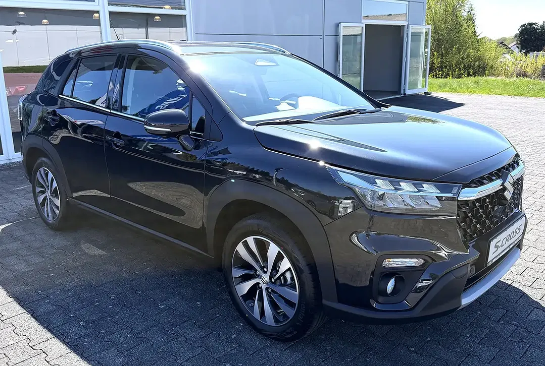 Suzuki S-Cross - Thumbnail 1
