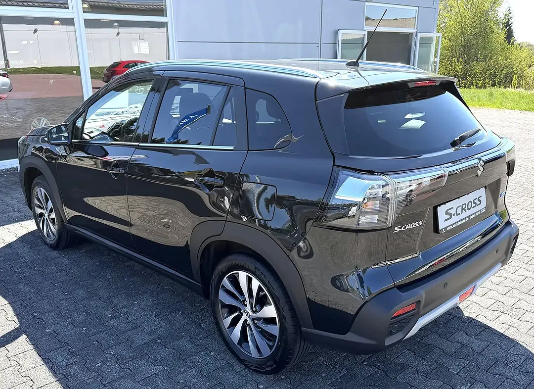 Suzuki S-Cross - Thumbnail 6