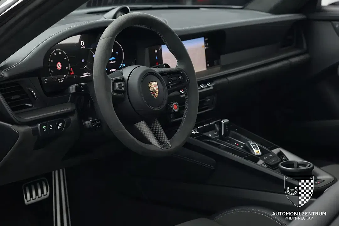 Porsche 992 - Thumbnail 11