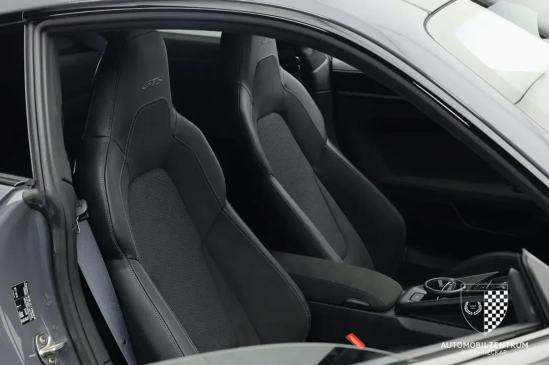 Porsche 992 - Thumbnail 13