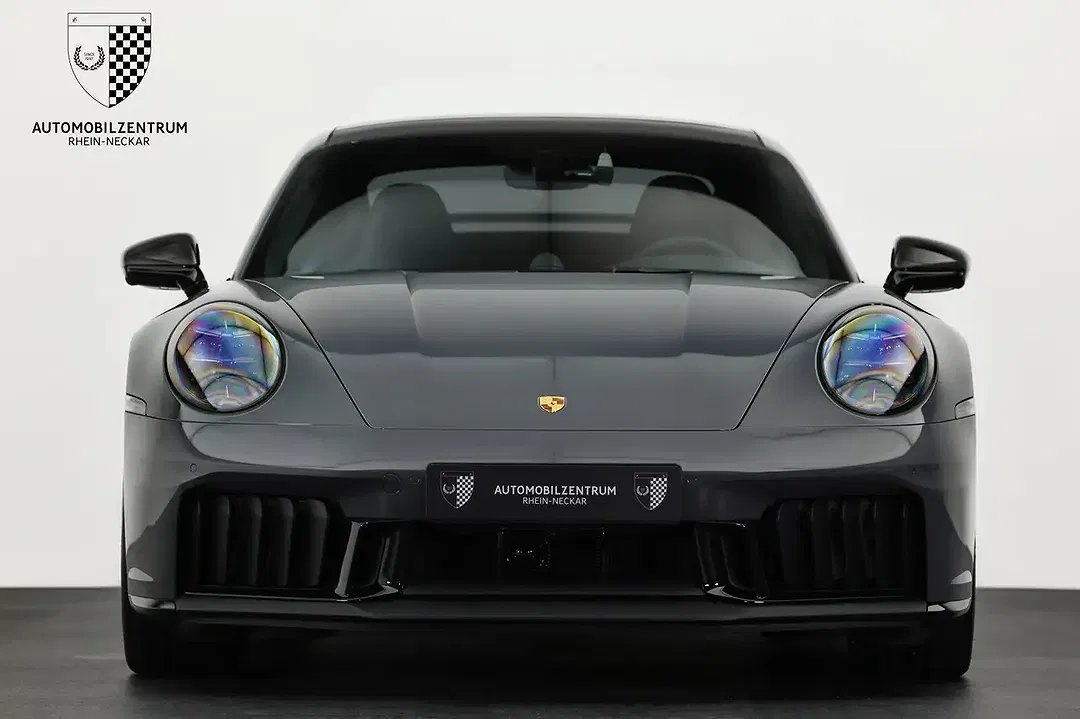 Porsche 992 - Thumbnail 2