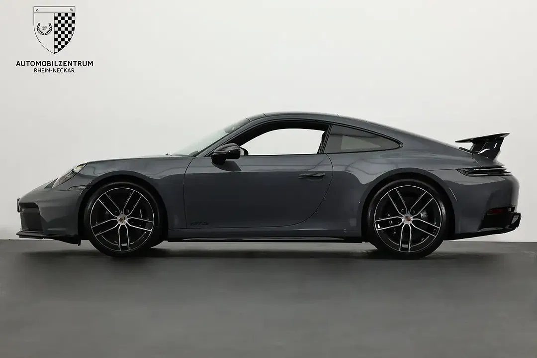 Porsche 992 - Thumbnail 4