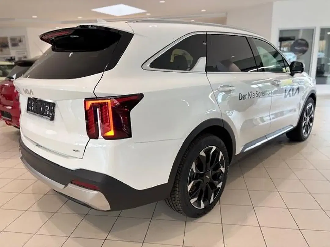 Kia Sorento - Thumbnail 8