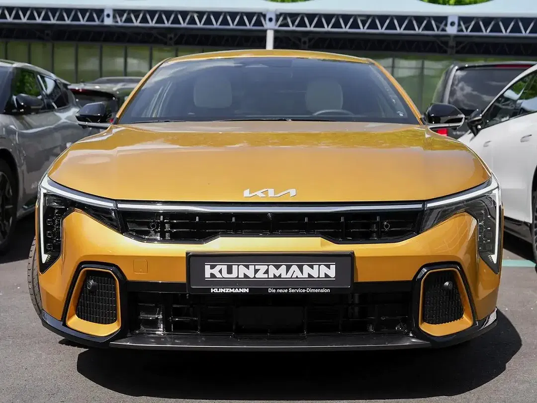 Kia K4 - Thumbnail 2