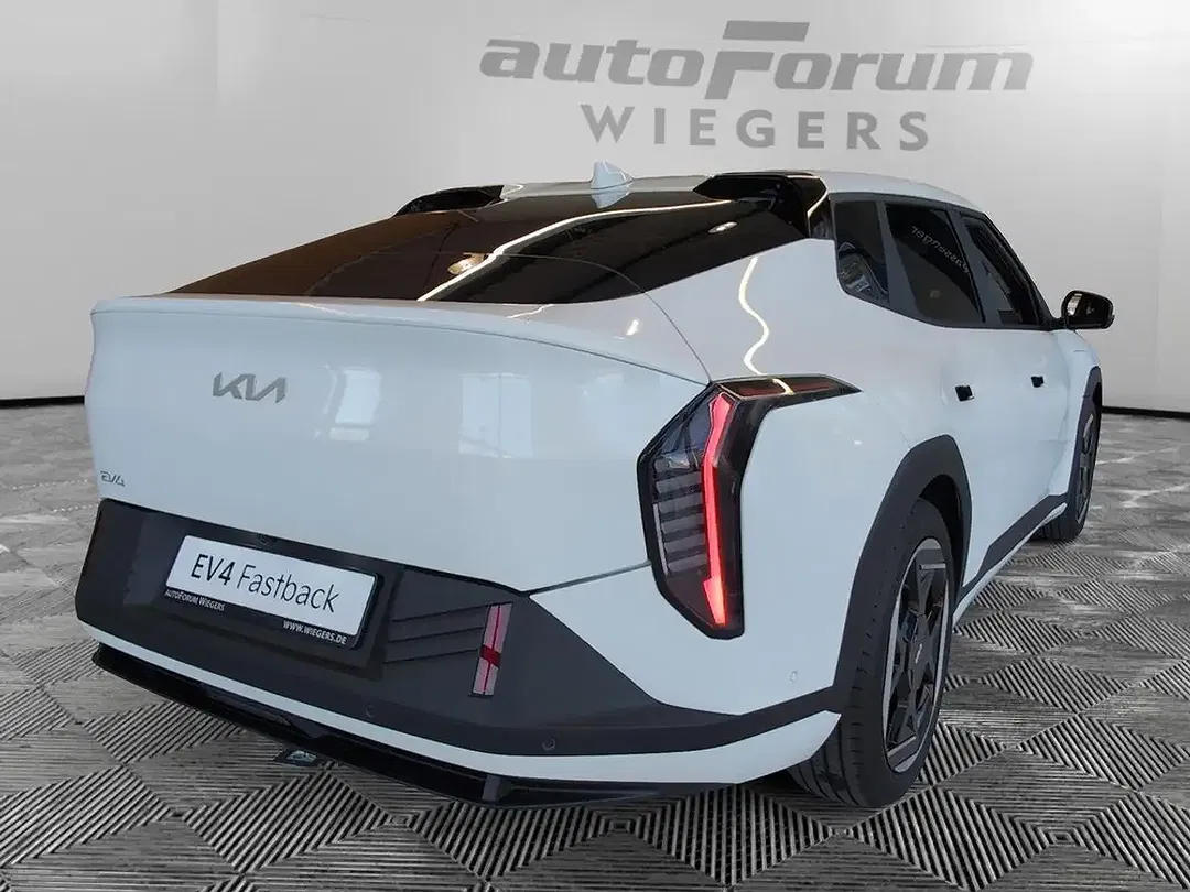 Kia EV4 - Thumbnail 6