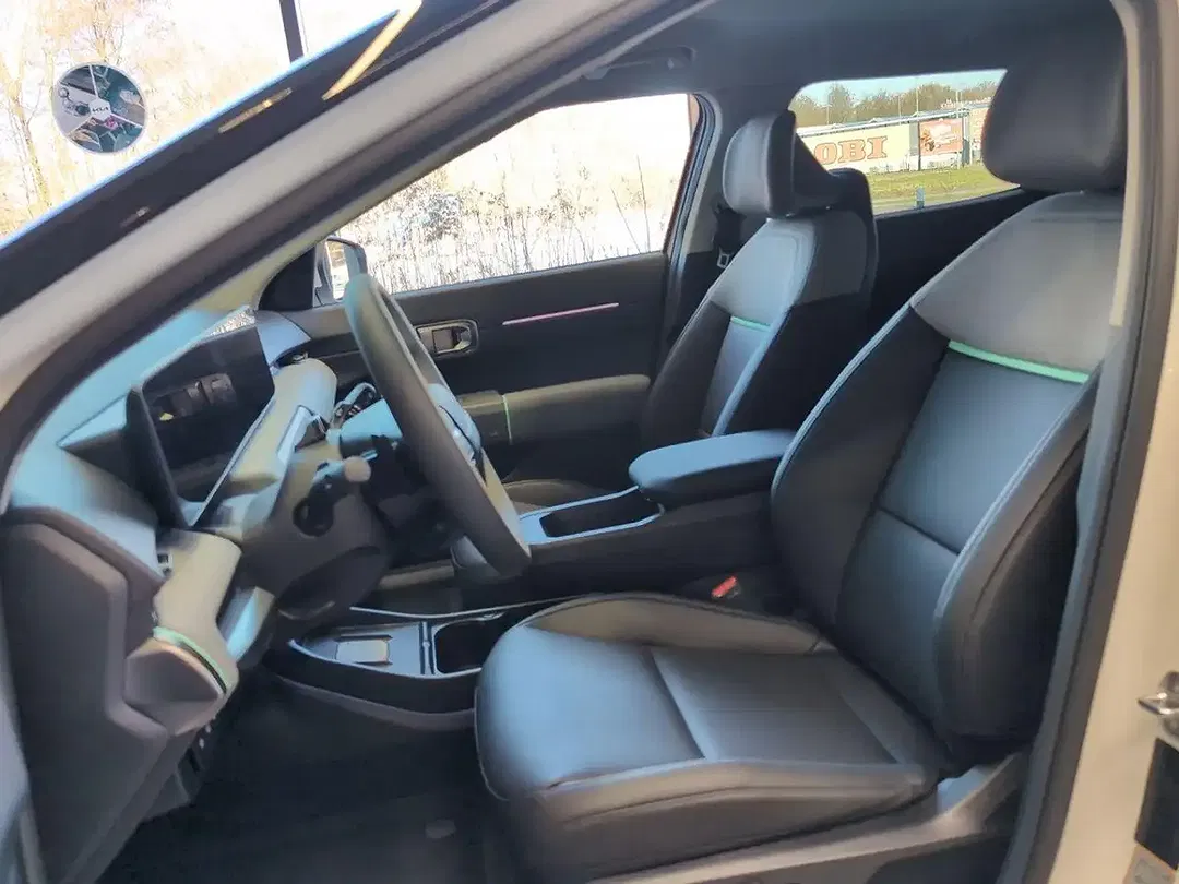 Kia EV4 - Thumbnail 7