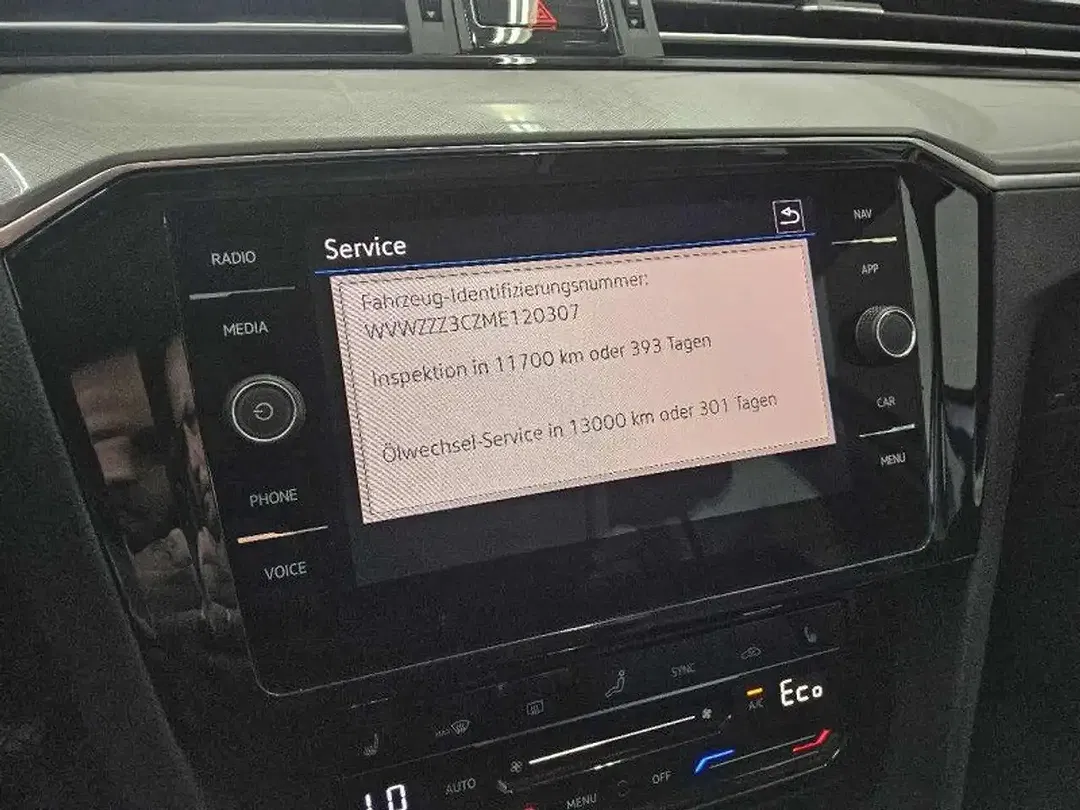Volkswagen Passat Variant - Thumbnail 13