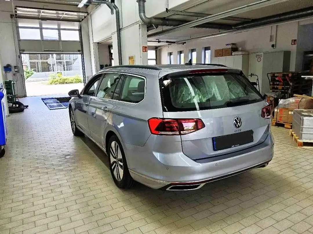 Volkswagen Passat Variant - Thumbnail 4