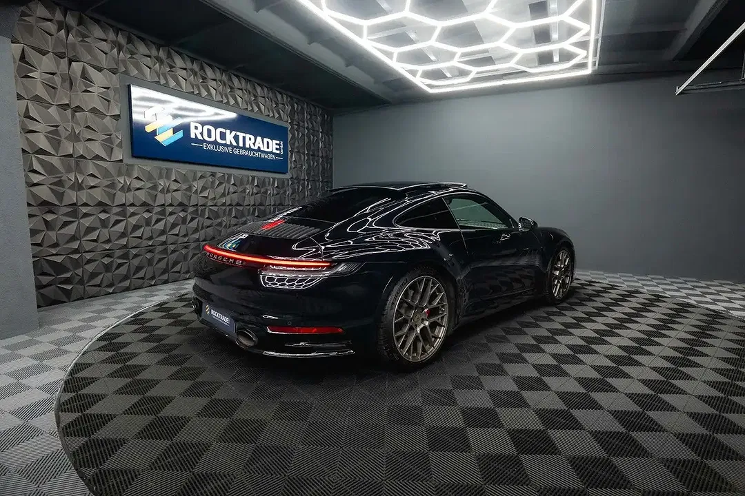 Porsche 992 - Thumbnail 11