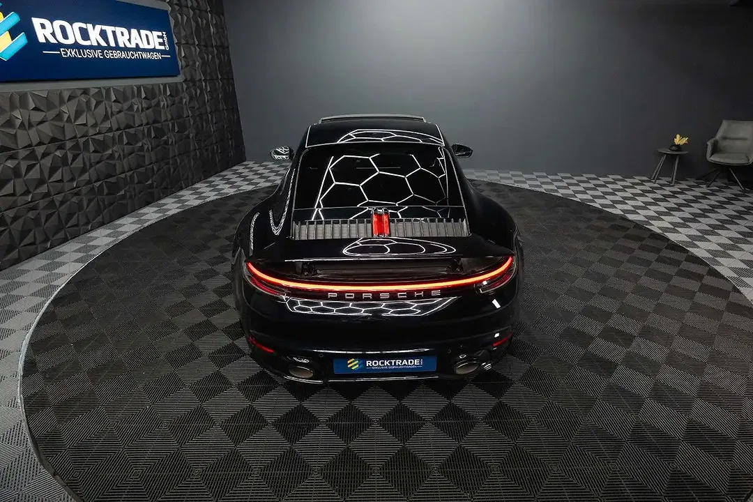 Porsche 992 - Thumbnail 12