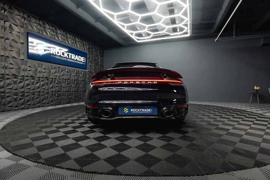 Porsche 992 - Thumbnail 13