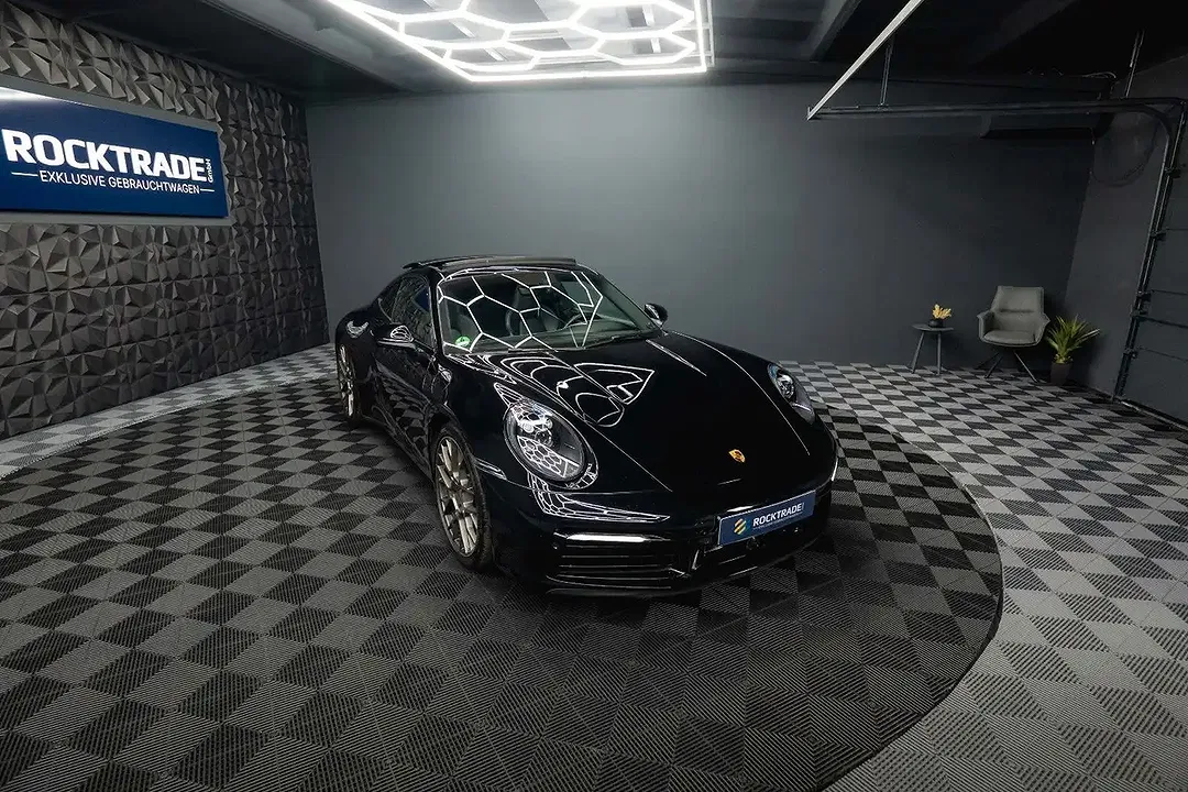 Porsche 992 - Thumbnail 5