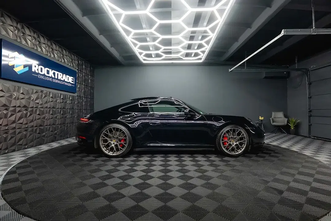Porsche 992 - Thumbnail 7