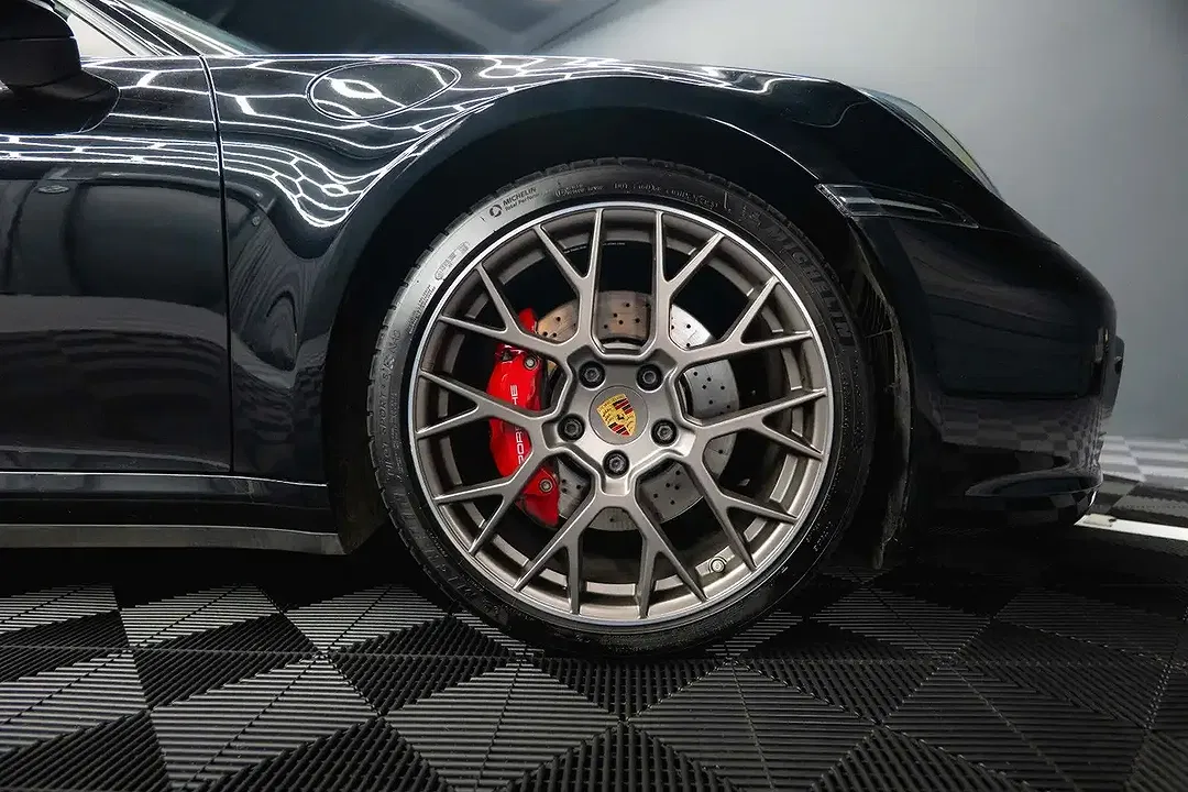 Porsche 992 - Thumbnail 9