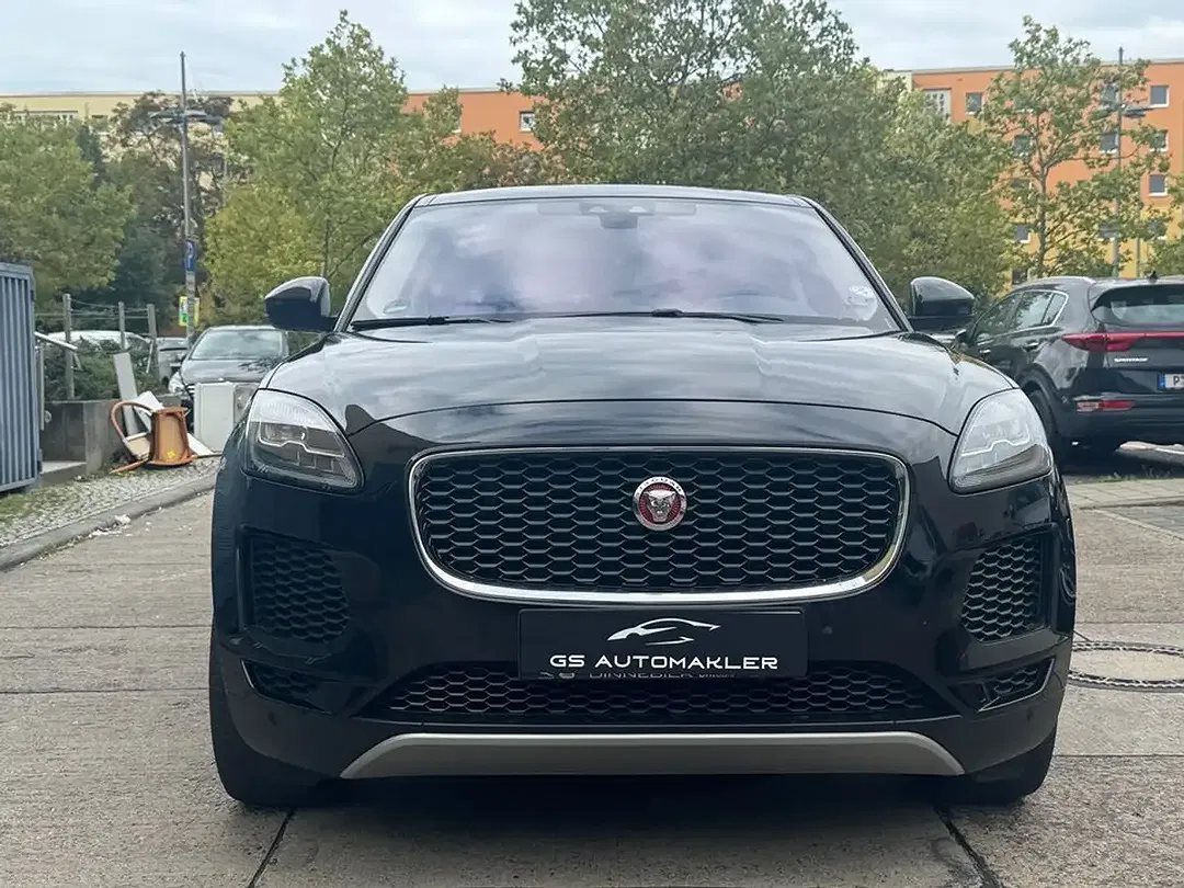 Jaguar E-Pace - Thumbnail 3