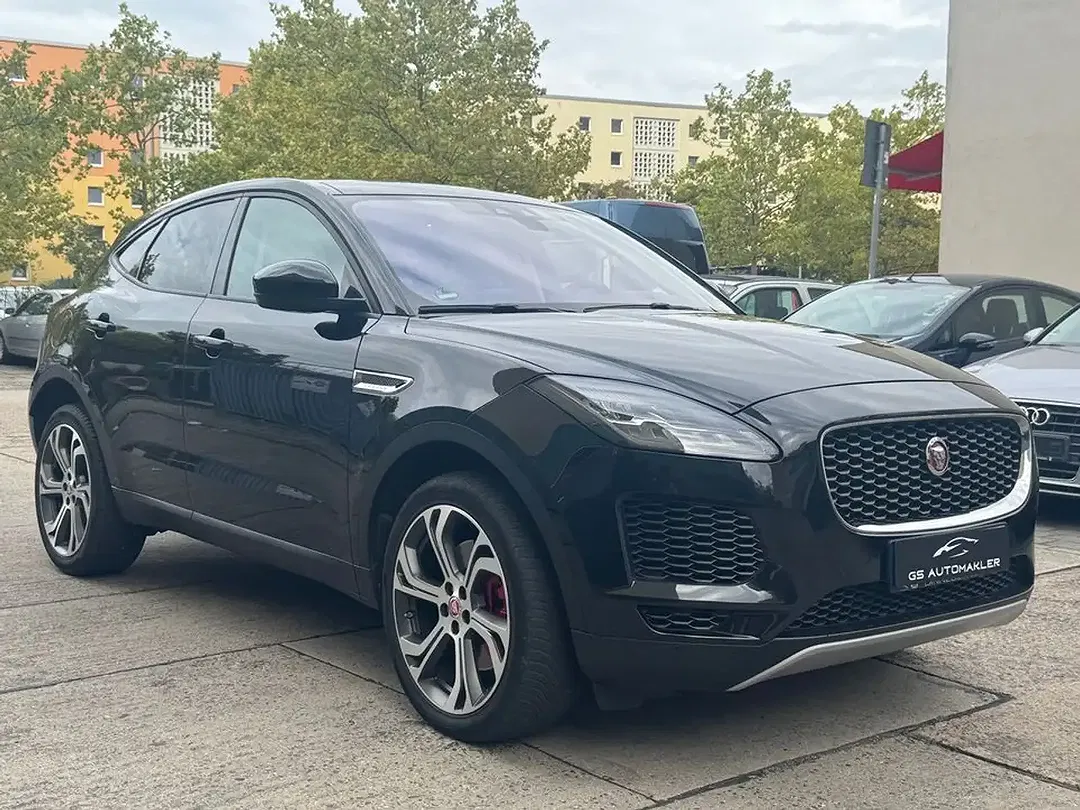 Jaguar E-Pace - Thumbnail 4