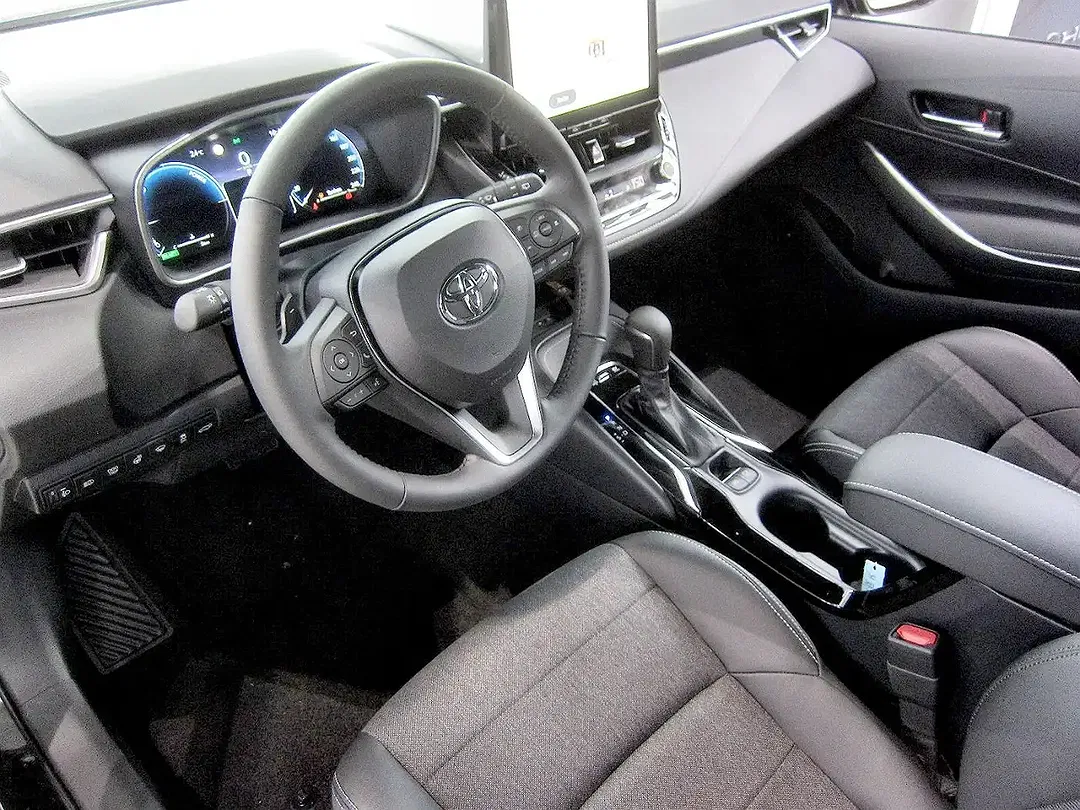 Toyota Corolla - Thumbnail 9