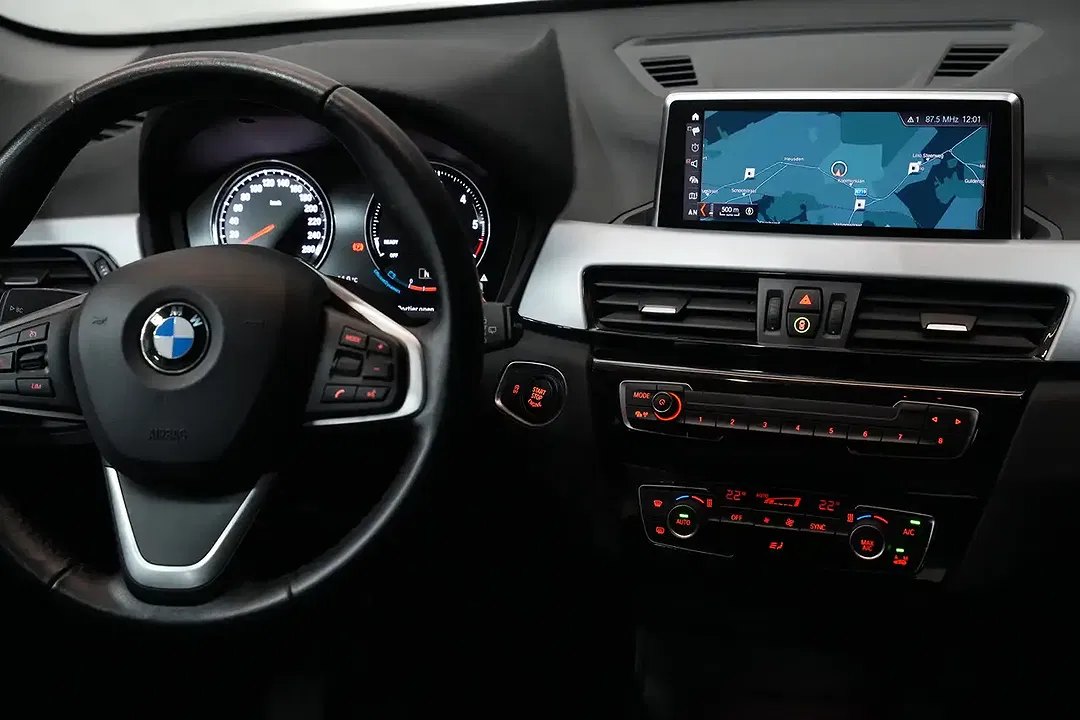 BMW X1 - Thumbnail 11