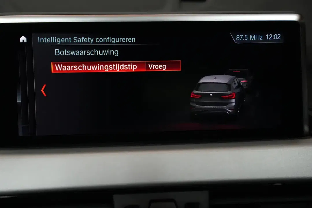 BMW X1 - Thumbnail 13