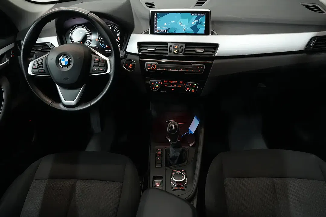 BMW X1 - Thumbnail 3