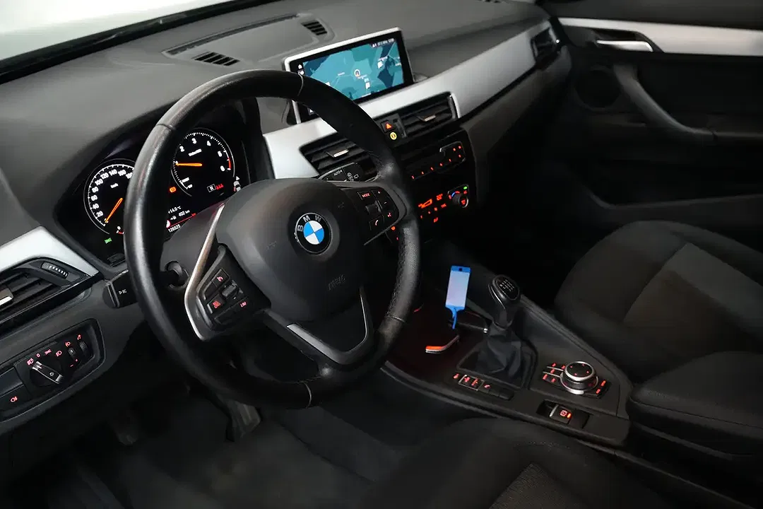 BMW X1 - Thumbnail 8