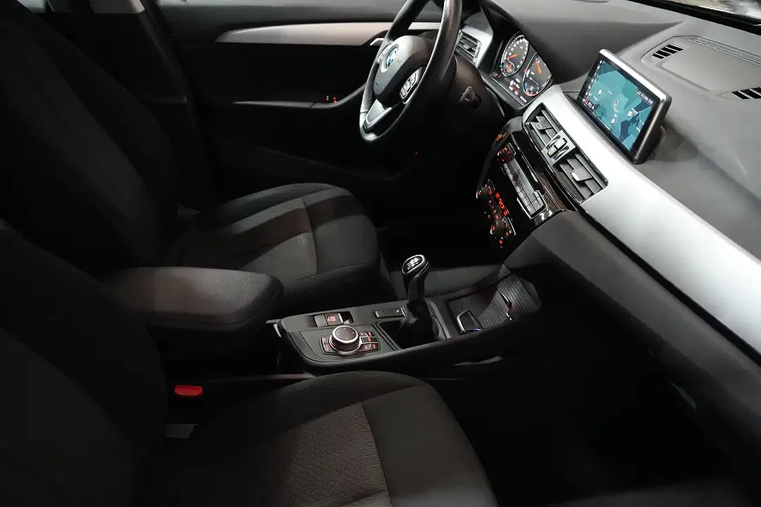 BMW X1 - Thumbnail 9