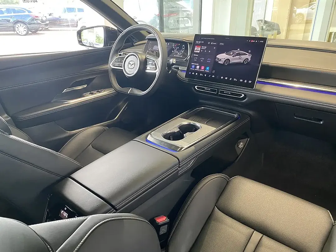 Mazda 6e - Thumbnail 9