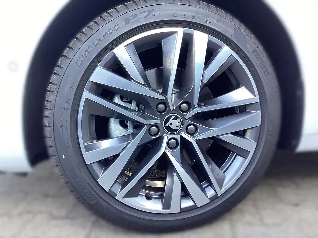 Skoda Octavia - Thumbnail 5