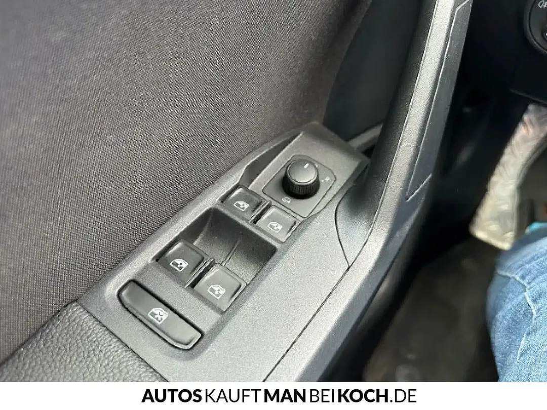 SEAT Arona - Thumbnail 12