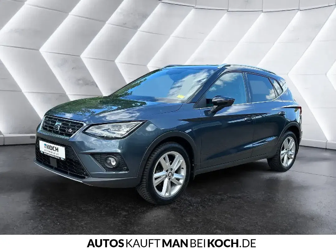 SEAT Arona - Thumbnail 1