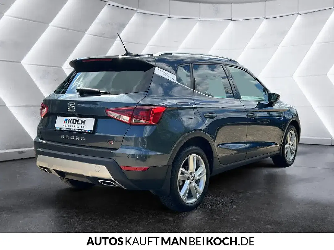 SEAT Arona - Thumbnail 3
