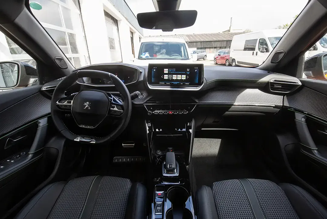Peugeot 2008 - Thumbnail 6
