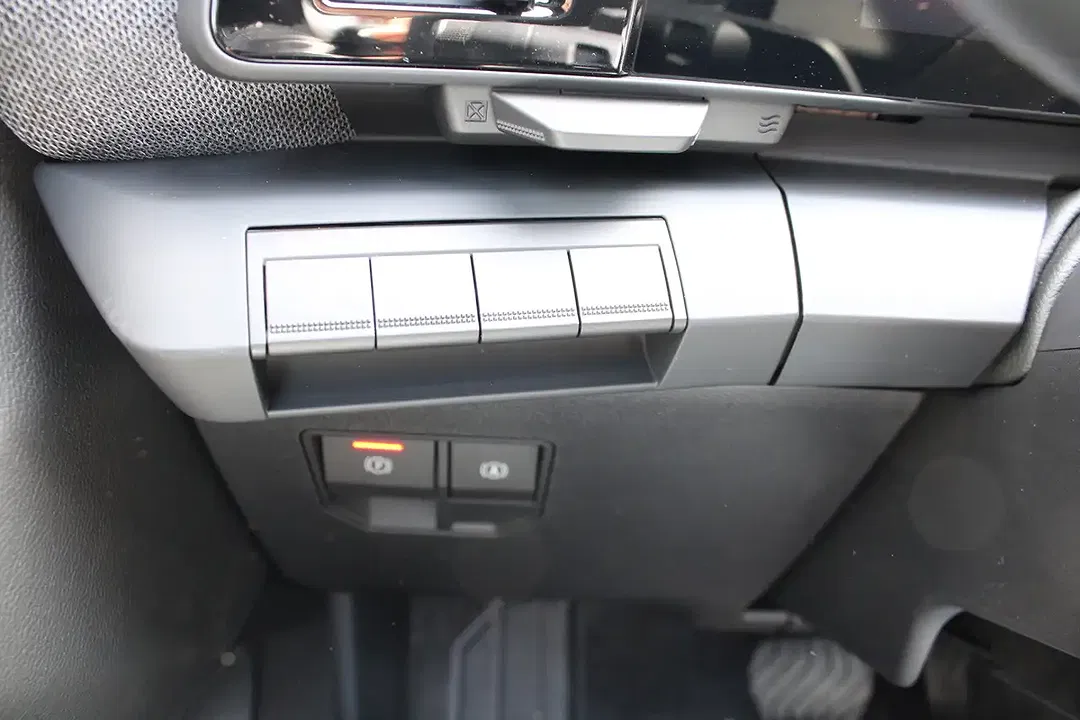 Renault Megane E-Tech - Thumbnail 11