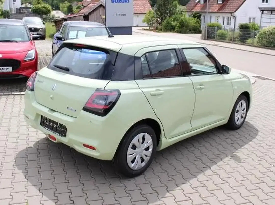 Suzuki Swift - Thumbnail 3