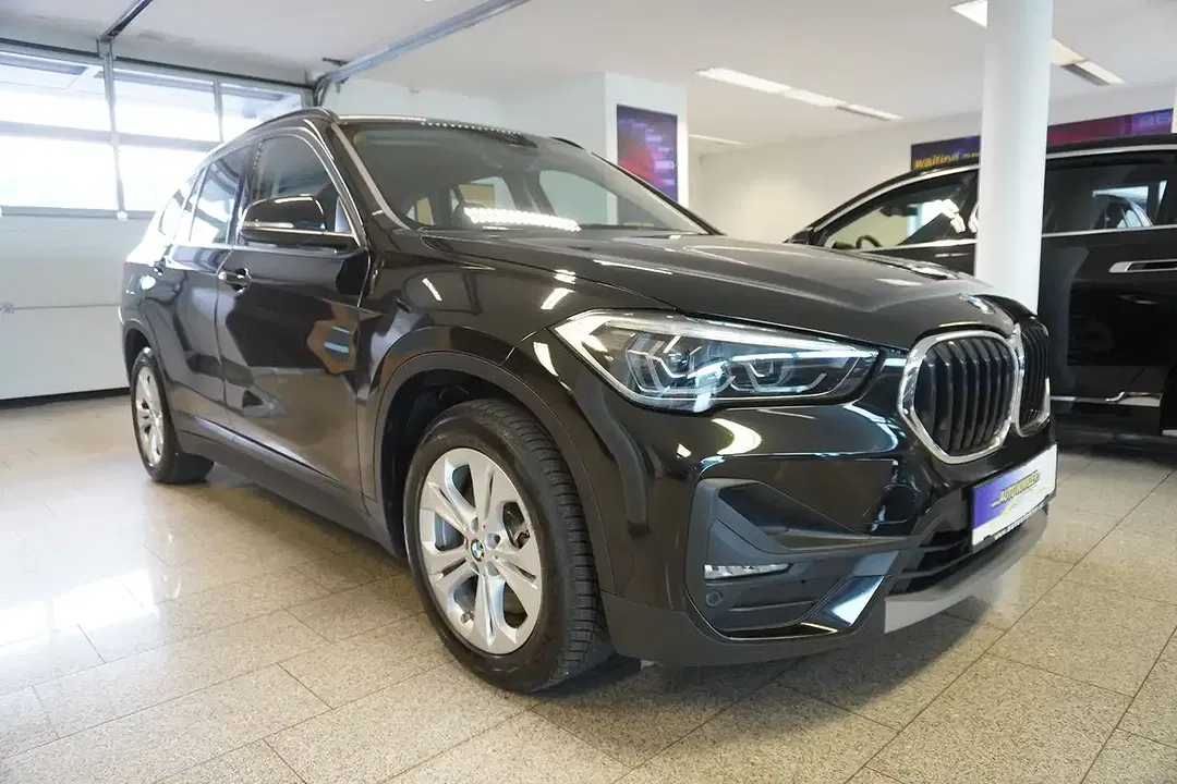 BMW X1 - Thumbnail 3