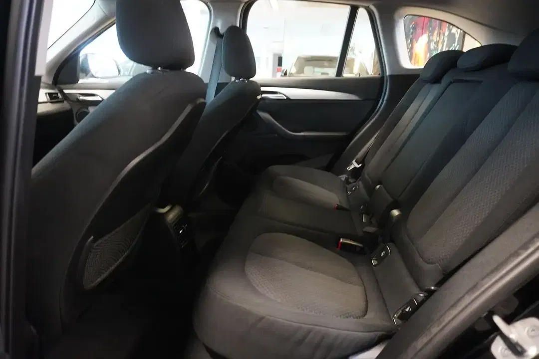 BMW X1 - Thumbnail 9
