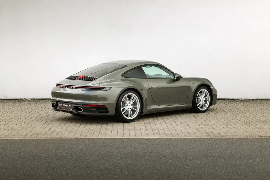 Porsche 992 - Thumbnail 4