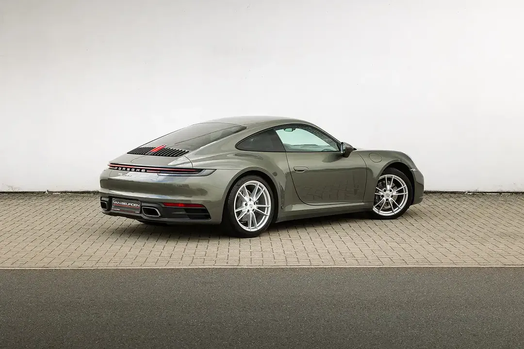 Porsche 992 - Thumbnail 5