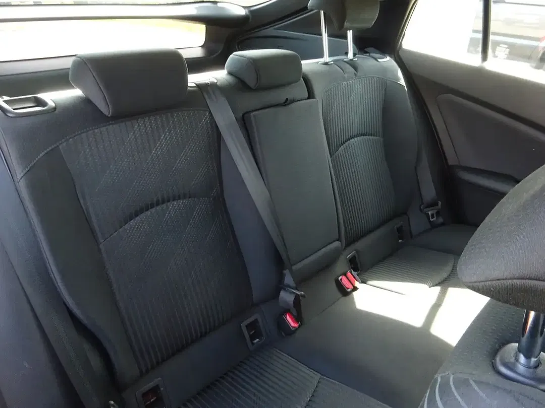 Toyota Prius - Thumbnail 12