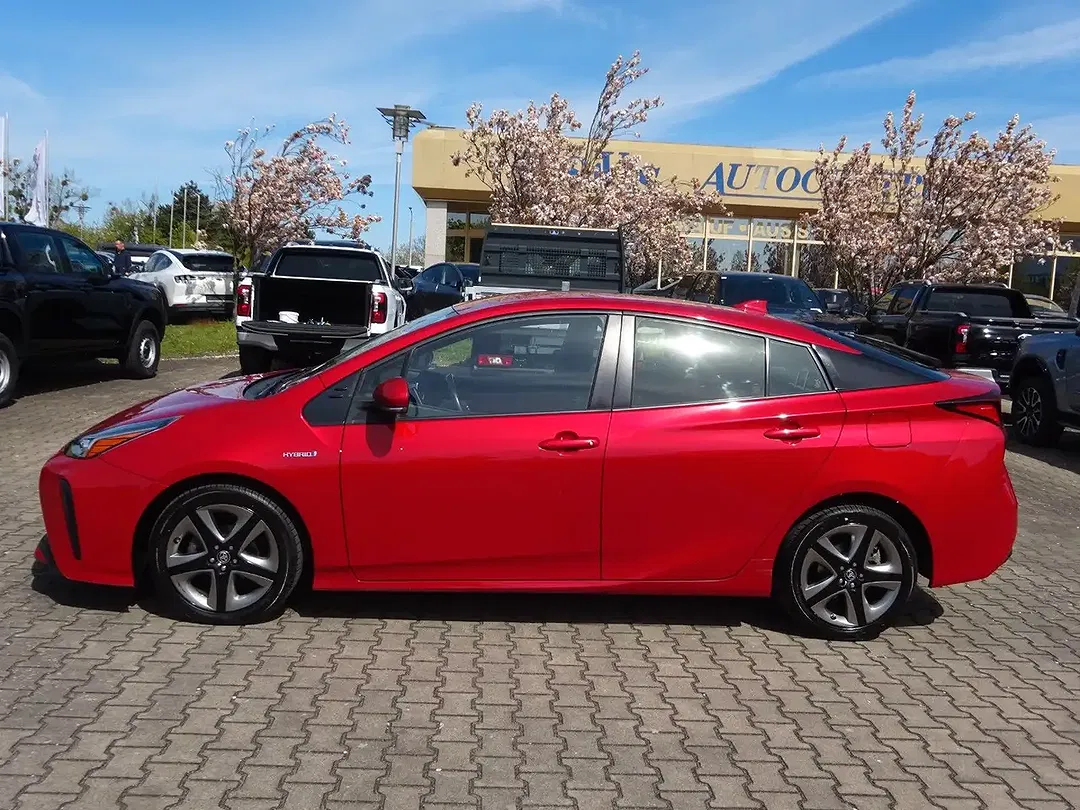 Toyota Prius - Thumbnail 2