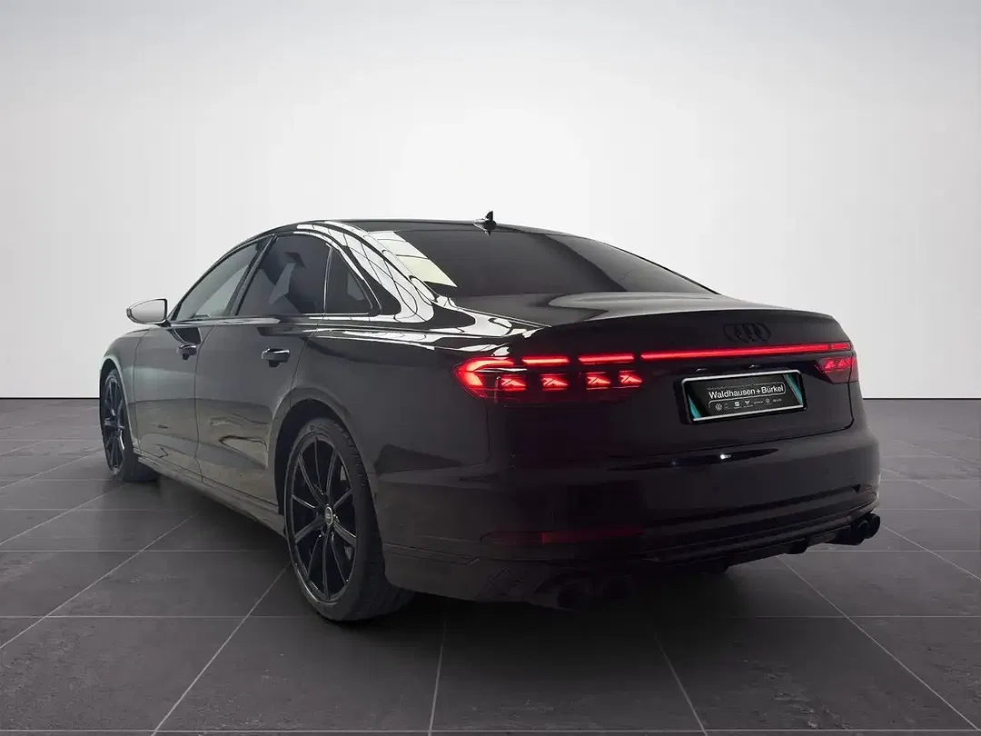 Audi S8 - Thumbnail 4
