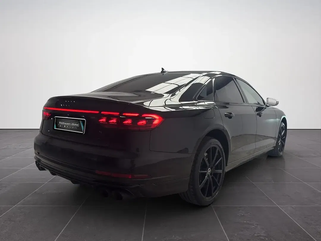 Audi S8 - Thumbnail 6