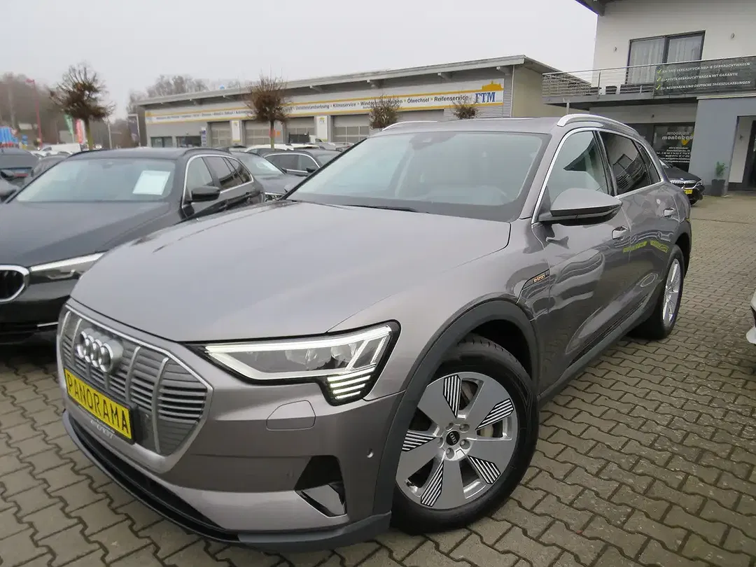 Audi e-tron - Thumbnail 1